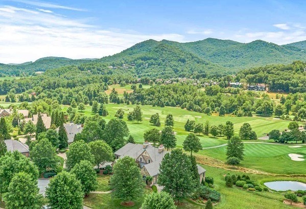 golfside court walnut cove